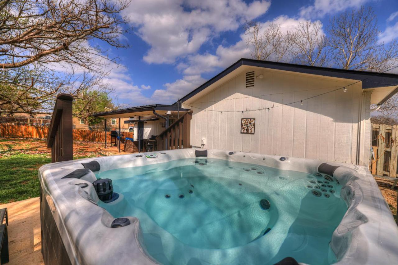 弗雷德里克斯堡Bayer Guest Haus-Hot Tub And Fire Pit别墅 外观 照片